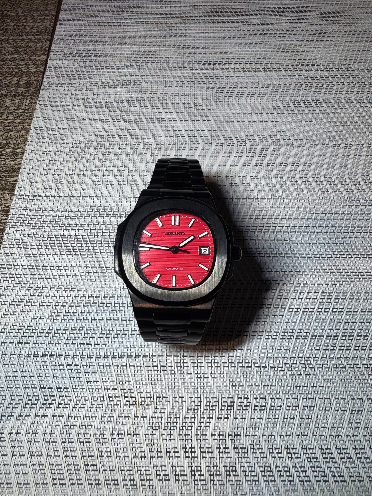 NAUTILUS BLACK CHERRY MOD